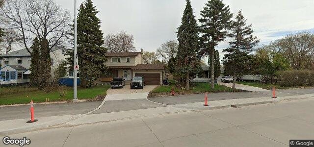 Larawan ng 38 University Crescent sa Winnipeg, Manitoba