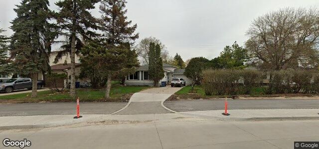 Larawan ng 40 University Crescent sa Winnipeg, Manitoba