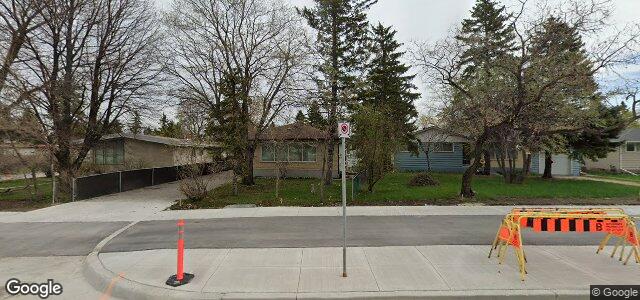 Larawan ng 52 University Crescent sa Winnipeg, Manitoba