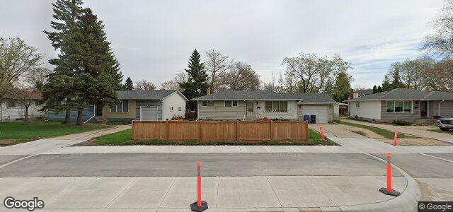 Larawan ng 56 University Crescent sa Winnipeg, Manitoba