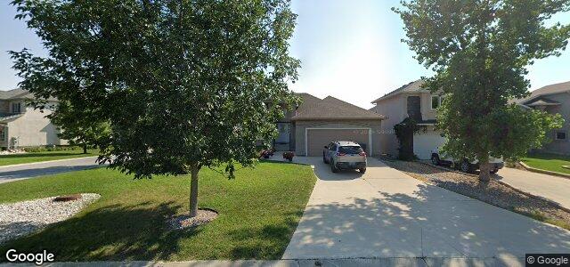 Larawan ng 111 Thorn Drive sa Winnipeg, Manitoba
