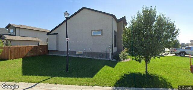 Larawan ng 302 Bitterfield Drive sa Winnipeg, Manitoba