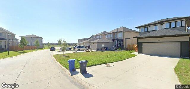 Photo of 327 Bitterfield Drive in Winnipeg, Manitoba