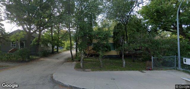 Larawan ng 493 Deniset Street sa Winnipeg, Manitoba