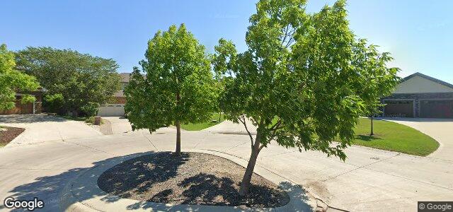 Larawan ng 30 Bur Oaks Cove sa Winnipeg, Manitoba