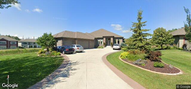 Photo of 30 Prairie Oaks Cove in Winnipeg, Manitoba