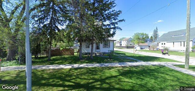 Larawan ng 1101 Rosemount Avenue sa Winnipeg, Manitoba