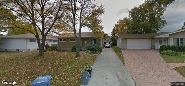 Larawan ng 4 Windermere Bay sa Winnipeg, Manitoba