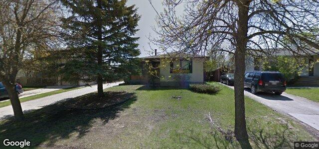 Larawan ng 10 Savile Avenue sa Winnipeg, Manitoba