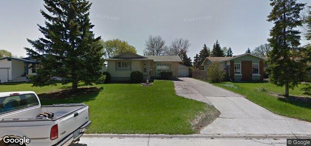 Larawan ng 10 Savoy Crescent sa Winnipeg, Manitoba
