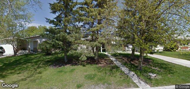 Larawan ng 15 Speyside Avenue sa Winnipeg, Manitoba