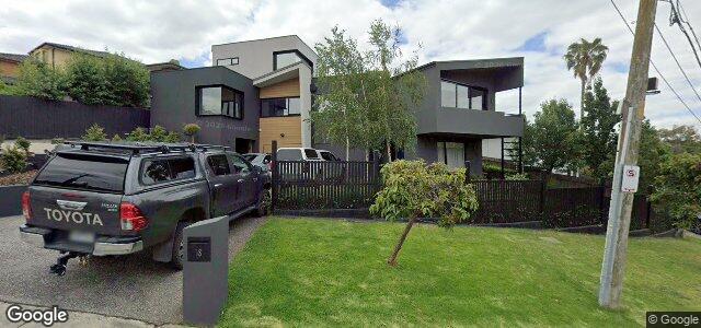 Larawan ng 18 Barbara Crescent sa Winnipeg, Manitoba