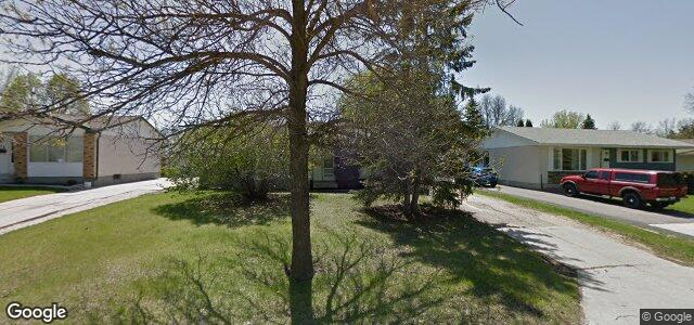 Larawan ng 18 Speyside Avenue sa Winnipeg, Manitoba