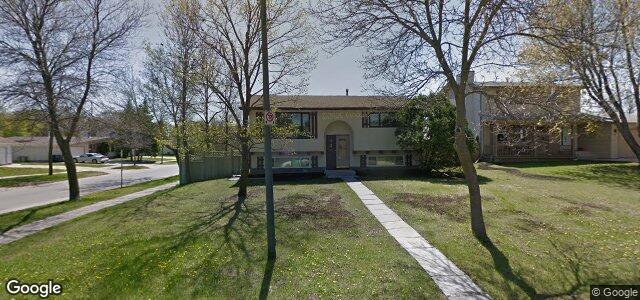 Larawan ng 2 Savile Avenue sa Winnipeg, Manitoba