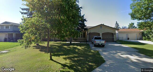 Larawan ng 215 Carlotta Crescent sa Winnipeg, Manitoba