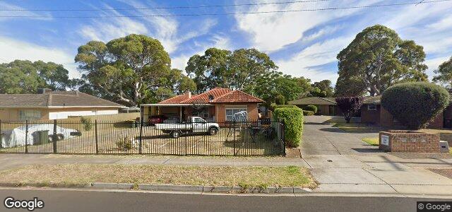 Larawan ng 35 Malone Street sa Winnipeg, Manitoba