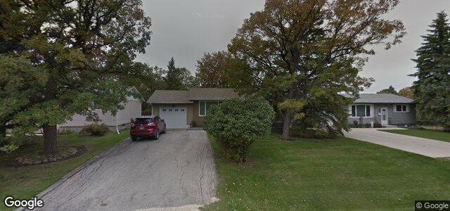 Larawan ng 586 Charleswood Road sa Winnipeg, Manitoba