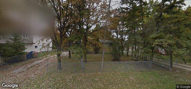 Larawan ng 654 Charleswood Road sa Winnipeg, Manitoba