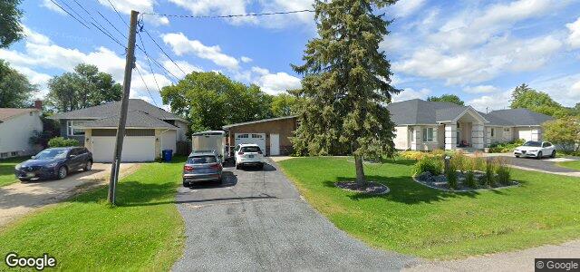 Larawan ng 672 Community Row sa Winnipeg, Manitoba