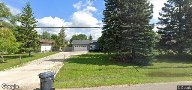 Larawan ng 711 Community Row sa Winnipeg, Manitoba