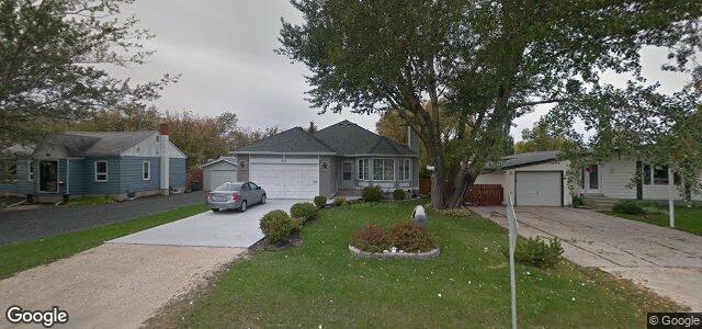 Larawan ng 728 Charleswood Road sa Winnipeg, Manitoba