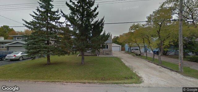 Larawan ng 739 Charleswood Road sa Winnipeg, Manitoba