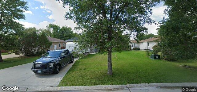 Larawan ng 74 Civic Street sa Winnipeg, Manitoba