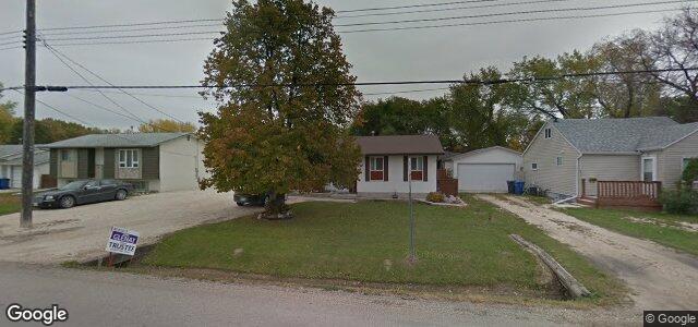 Larawan ng 833 Charleswood Road sa Winnipeg, Manitoba