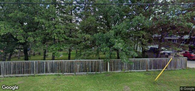 Larawan ng 849 Charleswood Road sa Winnipeg, Manitoba