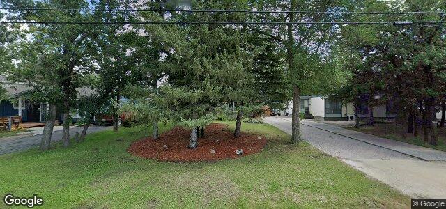 Larawan ng 875 Charleswood Road sa Winnipeg, Manitoba