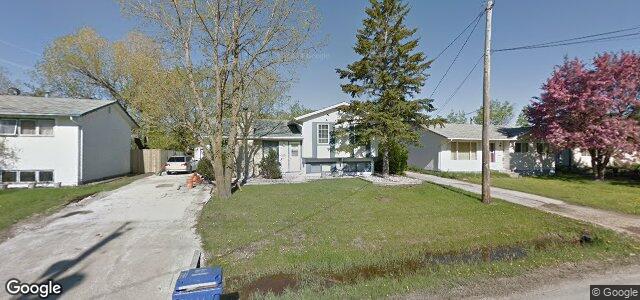 Larawan ng 876 Community Row sa Winnipeg, Manitoba