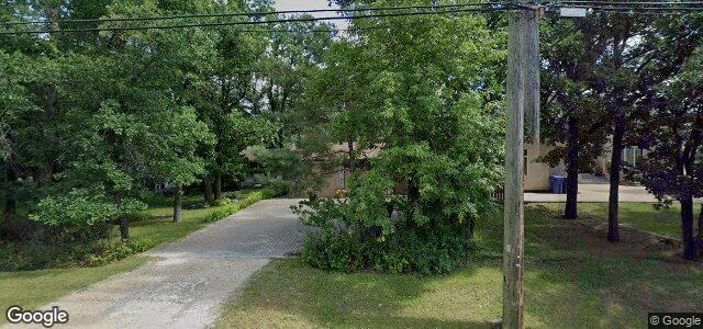 Larawan ng 889 Charleswood Road sa Winnipeg, Manitoba