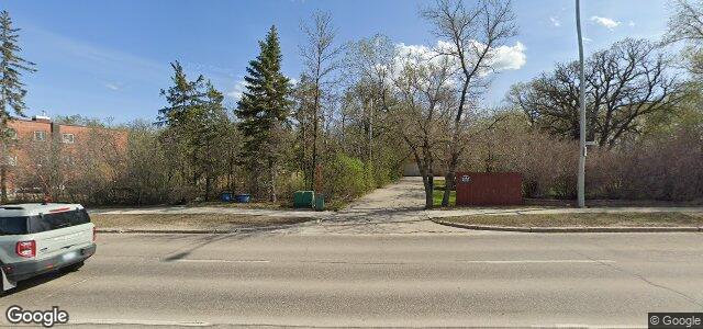 Larawan ng 2176 Portage Avenue sa Winnipeg, Manitoba