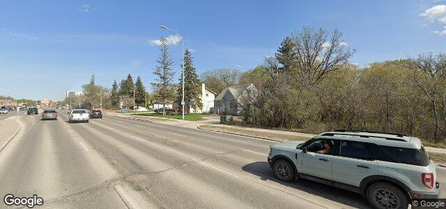 Larawan ng 2214 Portage Avenue sa Winnipeg, Manitoba