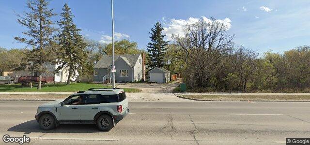 Larawan ng 2220 Portage Avenue sa Winnipeg, Manitoba