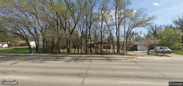 Larawan ng 2270 Portage Avenue sa Winnipeg, Manitoba