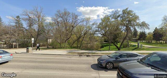 Larawan ng 2394 Portage Avenue sa Winnipeg, Manitoba