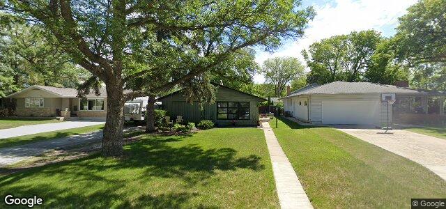 Larawan ng 2424 Assiniboine Crescent sa Winnipeg, Manitoba