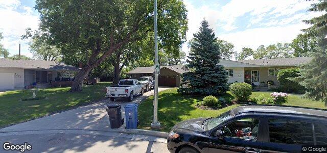 Larawan ng 2428 Assiniboine Crescent sa Winnipeg, Manitoba