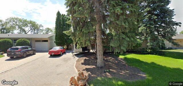 Larawan ng 2434 Assiniboine Crescent sa Winnipeg, Manitoba