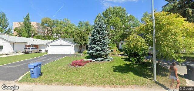 Larawan ng 2437 Assiniboine Crescent sa Winnipeg, Manitoba