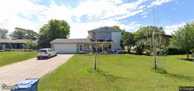 Larawan ng 2454 Assiniboine Crescent sa Winnipeg, Manitoba