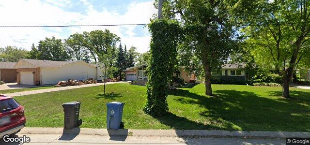 Photo of 2474 Assiniboine Crescent in Winnipeg, Manitoba