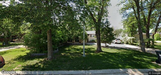 Larawan ng 2540 Assiniboine Crescent sa Winnipeg, Manitoba