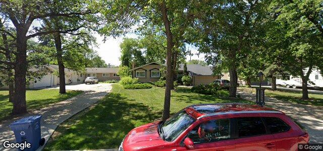 Larawan ng 2550 Assiniboine Crescent sa Winnipeg, Manitoba