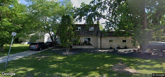 Larawan ng 2607 Assiniboine Crescent sa Winnipeg, Manitoba