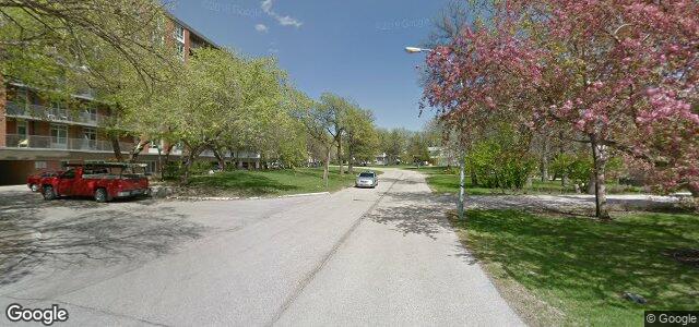 Larawan ng Mount Royal Crescent sa Winnipeg, Manitoba