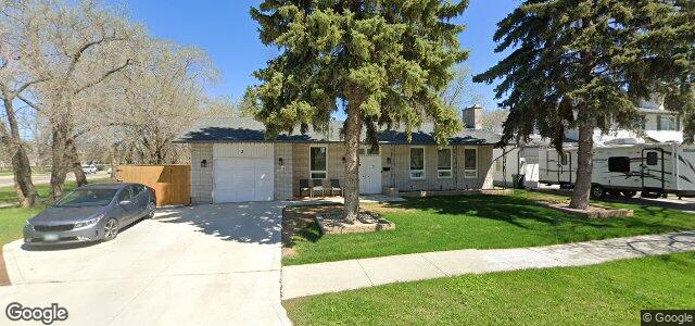 Larawan ng 2 Emerald Grove Drive sa Winnipeg, Manitoba