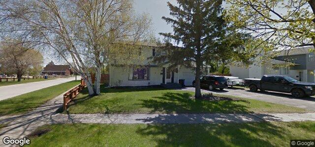 Larawan ng 2 Prairie View Road sa Winnipeg, Manitoba