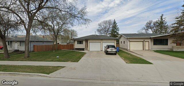Larawan ng 206 Thompson Drive sa Winnipeg, Manitoba